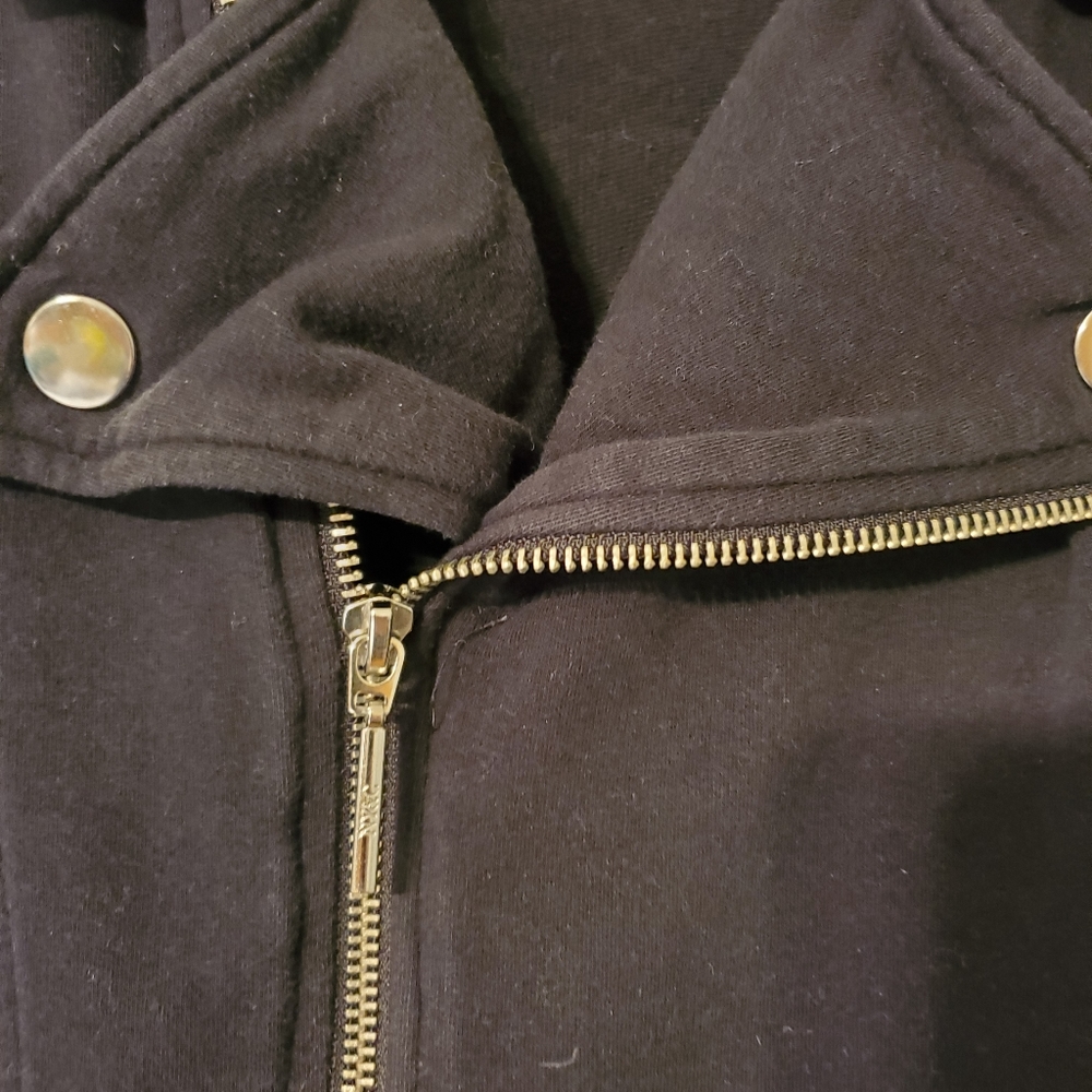 Short offset zipper jacket - Picture 4 of 7
